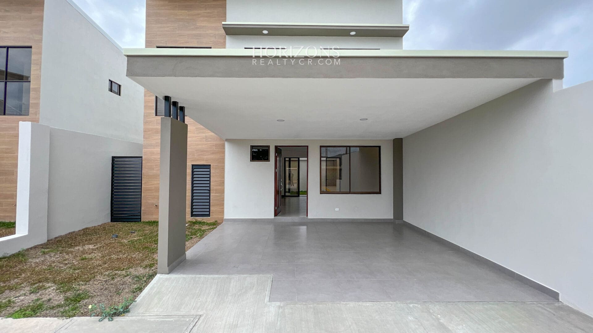 ¡Estrena su hogar! Casa de dos niveles en condominio familiar con todas las comodidades 3 Dormitorios nja1101