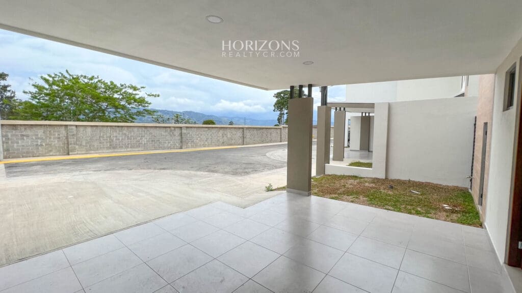 ¡Estrena su hogar! Casa de dos niveles en condominio familiar con todas las comodidades 3 Dormitorios nja1101