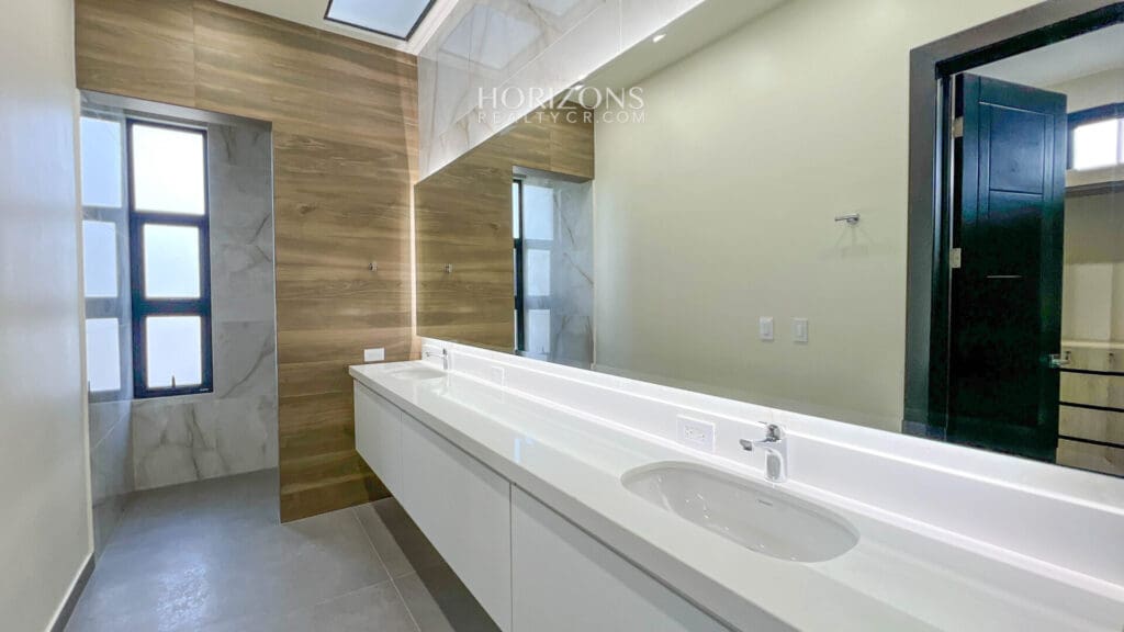 Casa en Venta en Condominio Espavel: ¡Naturaleza, seguridad y comodidad! 4 Dormitorios nja1113