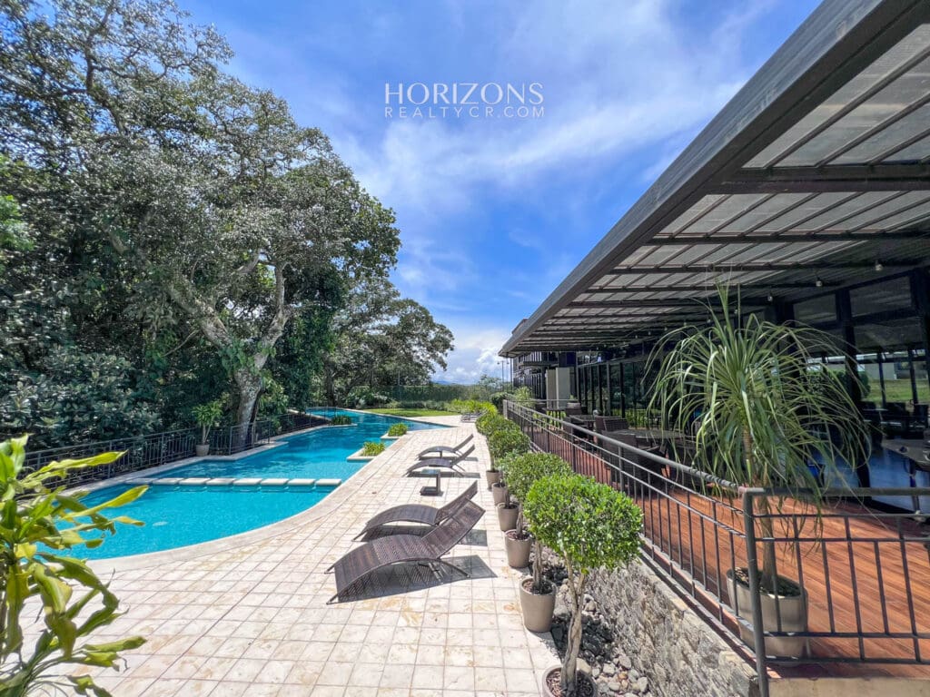 Casa en Venta en Condominio Espavel: ¡Naturaleza, seguridad y comodidad! 4 Dormitorios nja1113