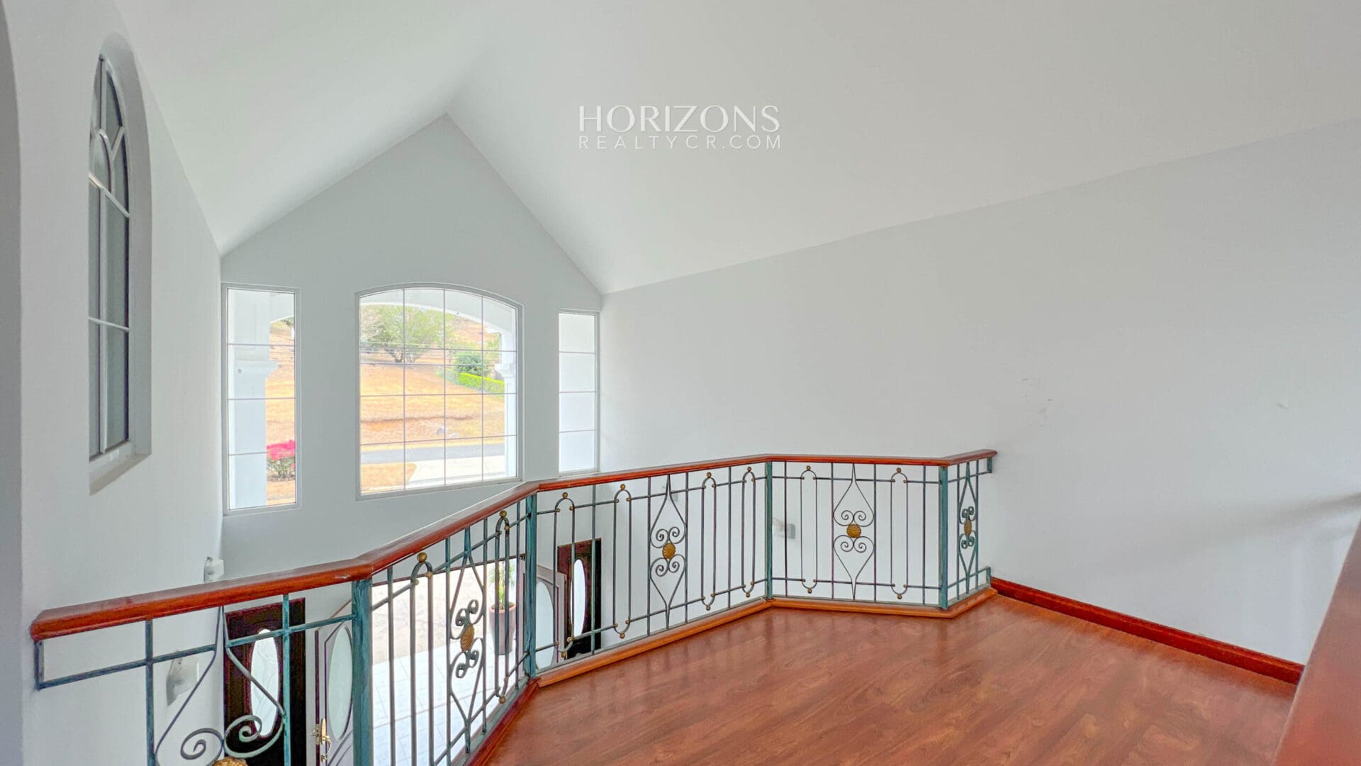 Hermosa Casa Con Piscina y 4 Habitaciones en Hacienda Los Reyes La Guácima njr50