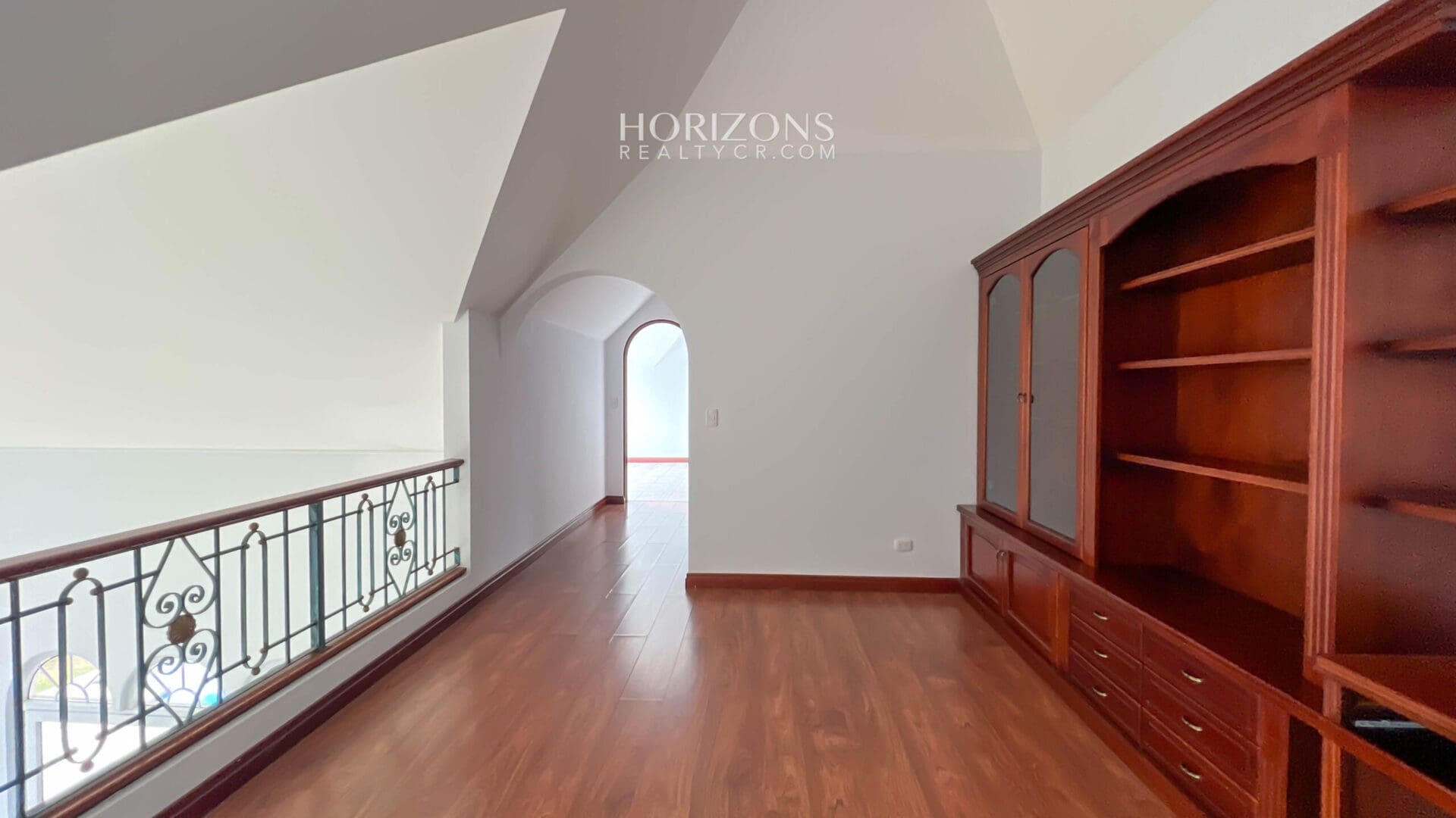 Hermosa Casa Con Piscina y 4 Habitaciones en Hacienda Los Reyes La Guácima njr50