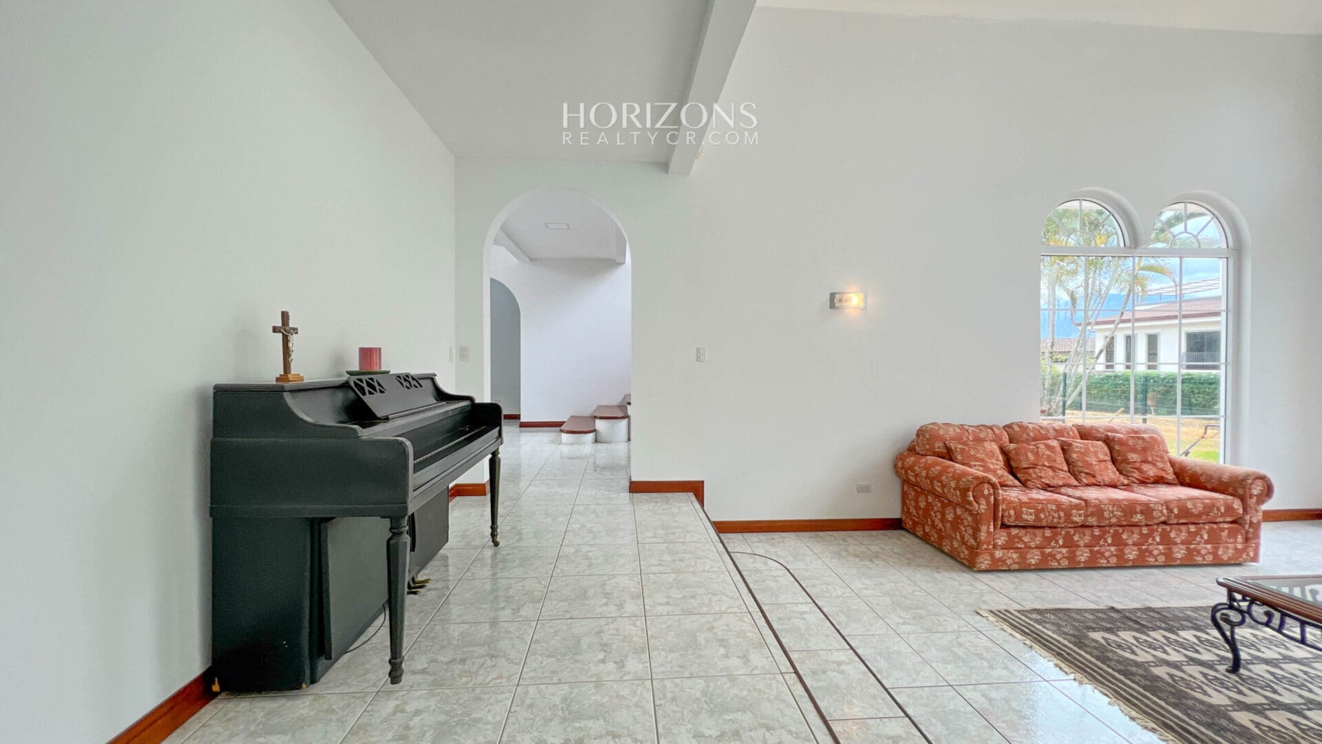 Hermosa Casa Con Piscina y 4 Habitaciones en Hacienda Los Reyes La Guácima njr50