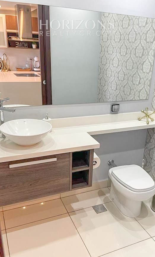 ALQUILER DE APARTAMENTO FULL AMUEBLADO EN CONDOMINIO SANTA ANA njv247