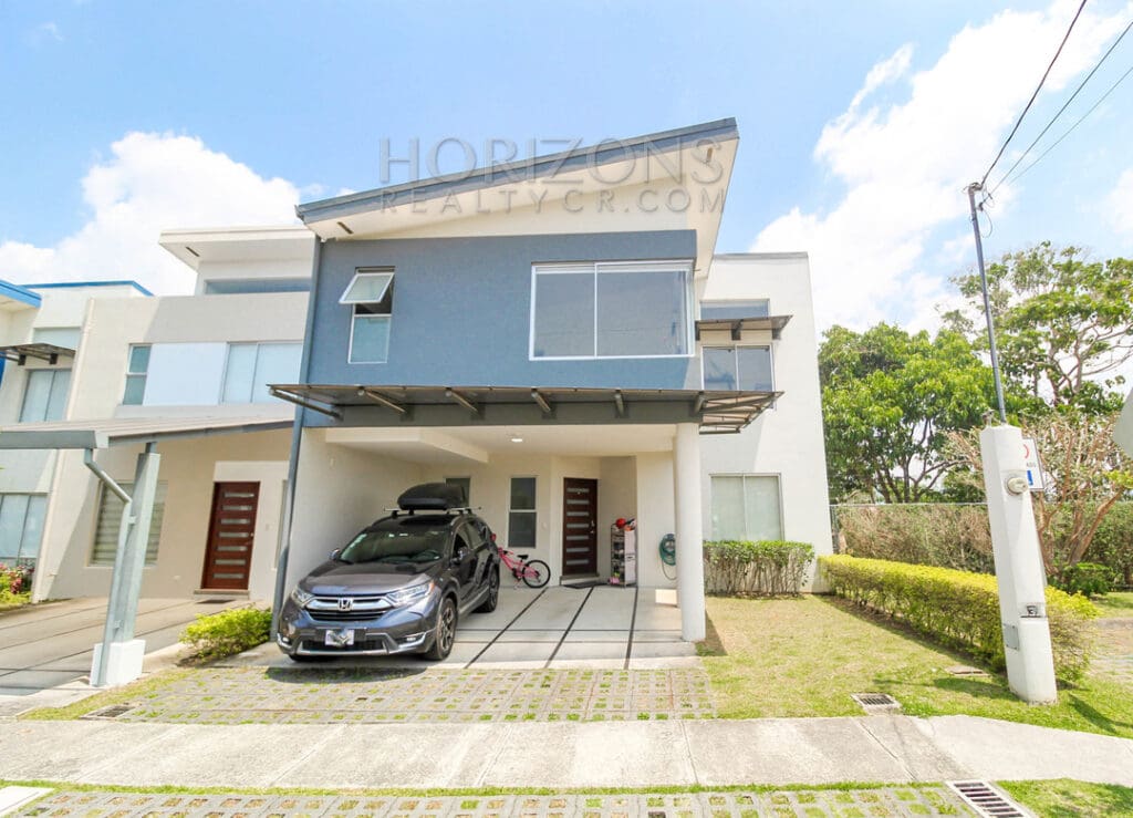 Se Vende Casa 3 Habitaciones + Oficina Y Sala Tv  En Codominio Noj945