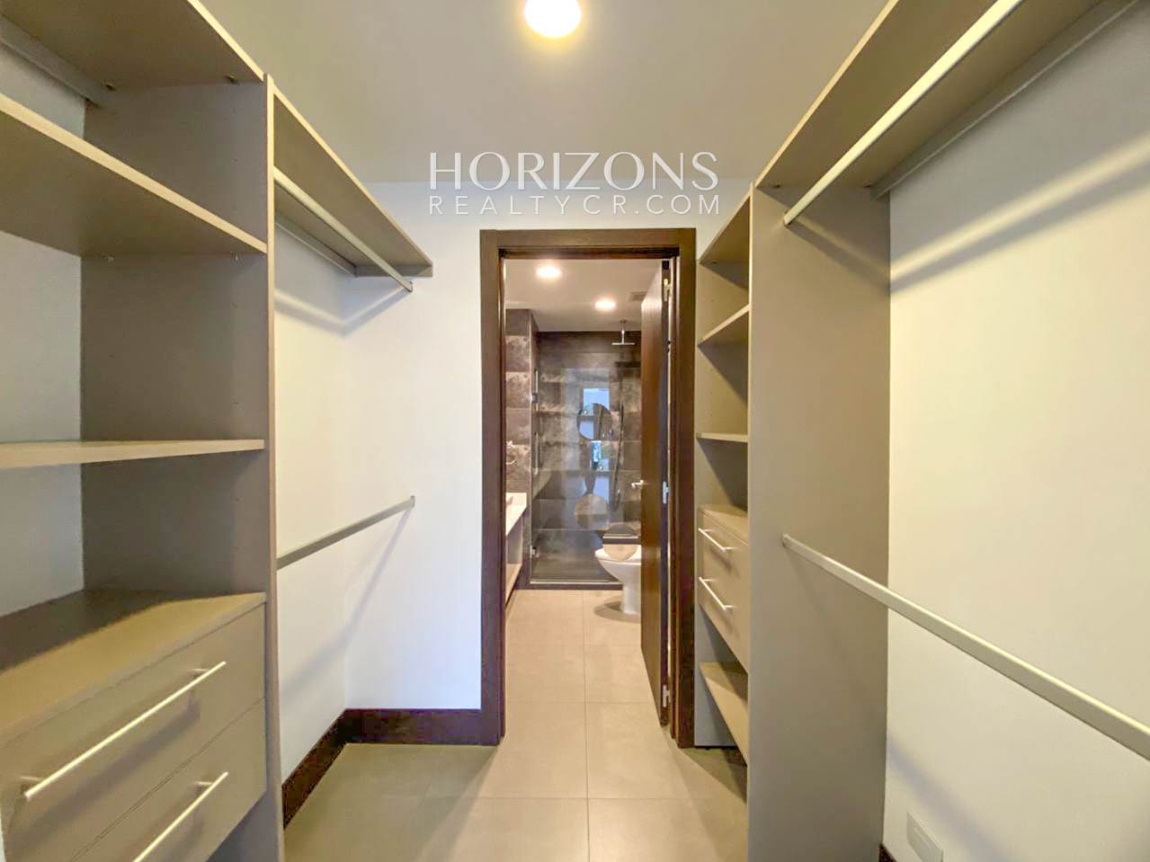 Condominio Golfside! Venta de Apartamento para Inversion noj958