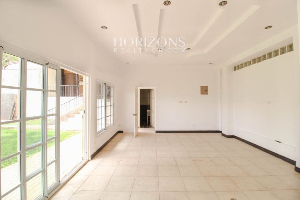 Se Alquila Casa Independiente Con Patio En Curridabat 4 Habitaciones noj960