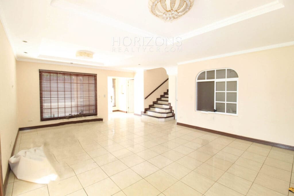 Se Alquila Casa Independiente Con Patio En Curridabat 4 Habitaciones noj960