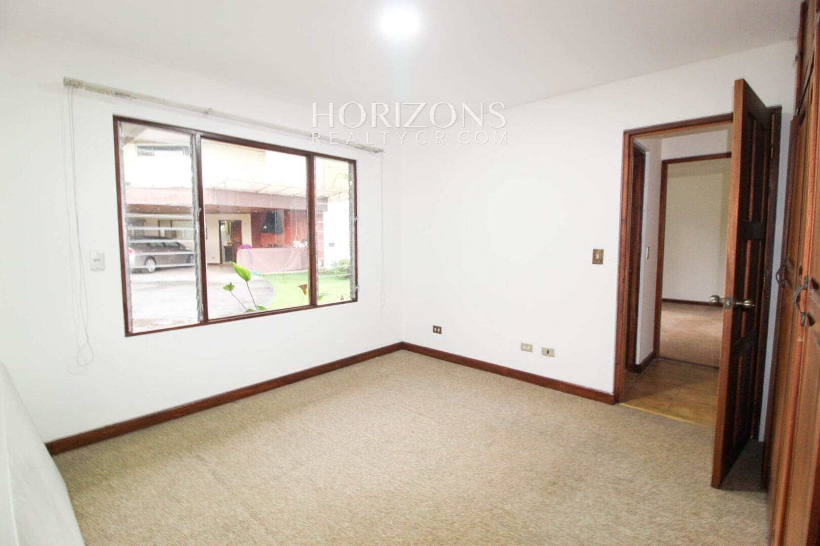 Se Alquila Casa De Una Planta Con Patio En Curridabat 3 Habitaciones noj962