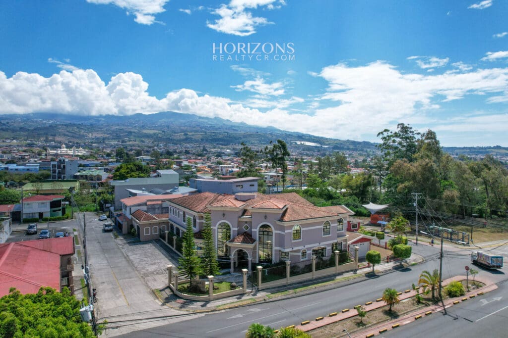 Edificio De Oficinas En Venta A 50 Metros Del Tec Instituto Tecnologico Cartago Hrc25