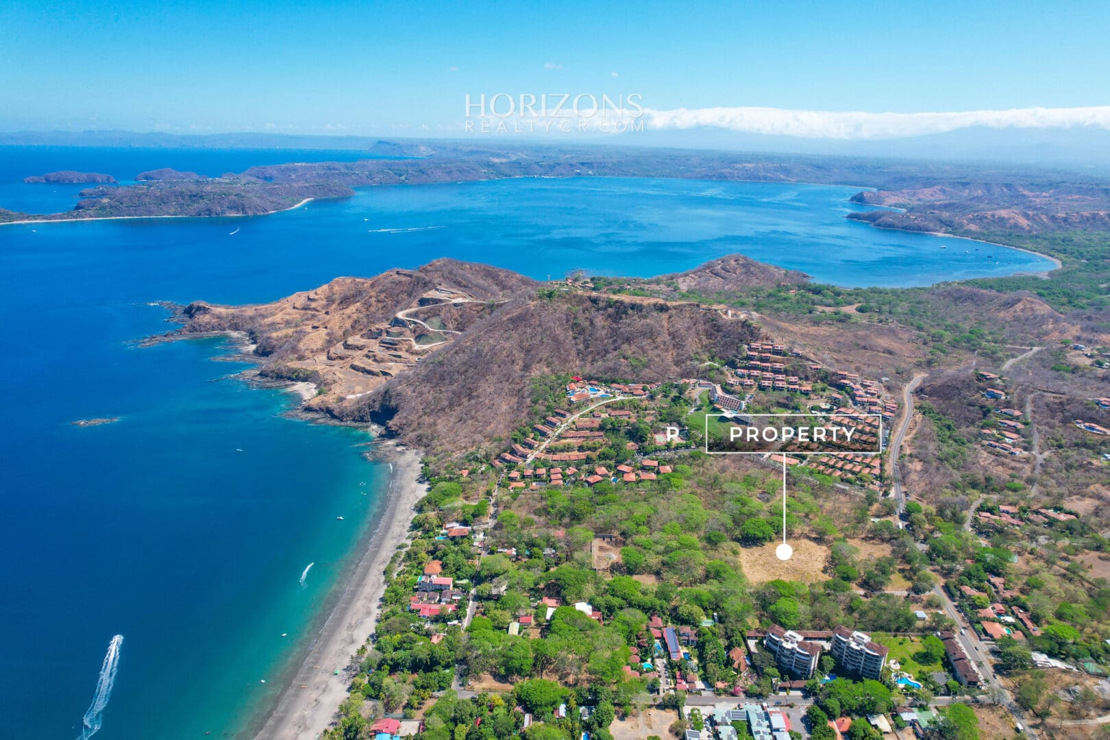 Terreno para desarrollo en Playa Hermosa, Guanacaste, a 200 metros de la playa