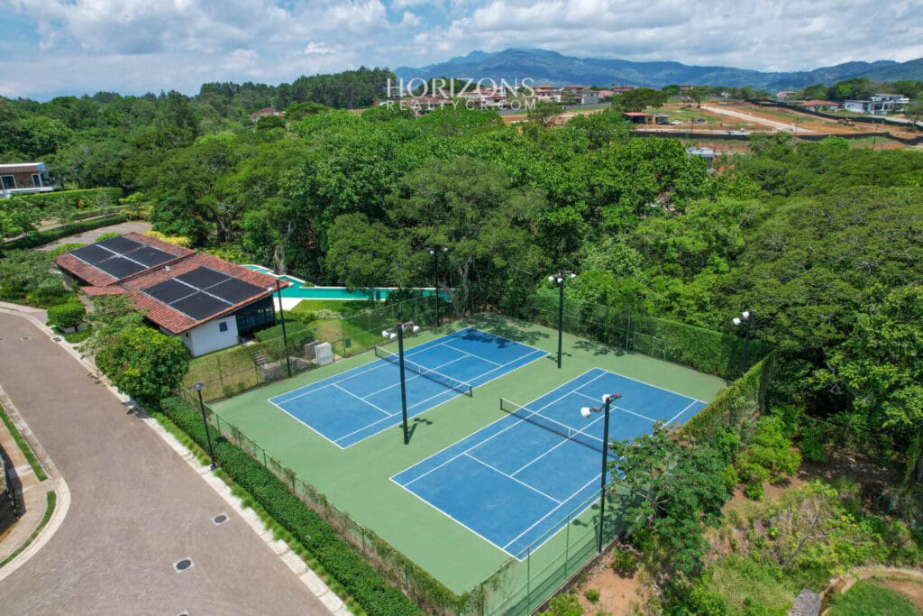 Lote en Exclusivo Condominio en La Guácima de Alajuela nja1112