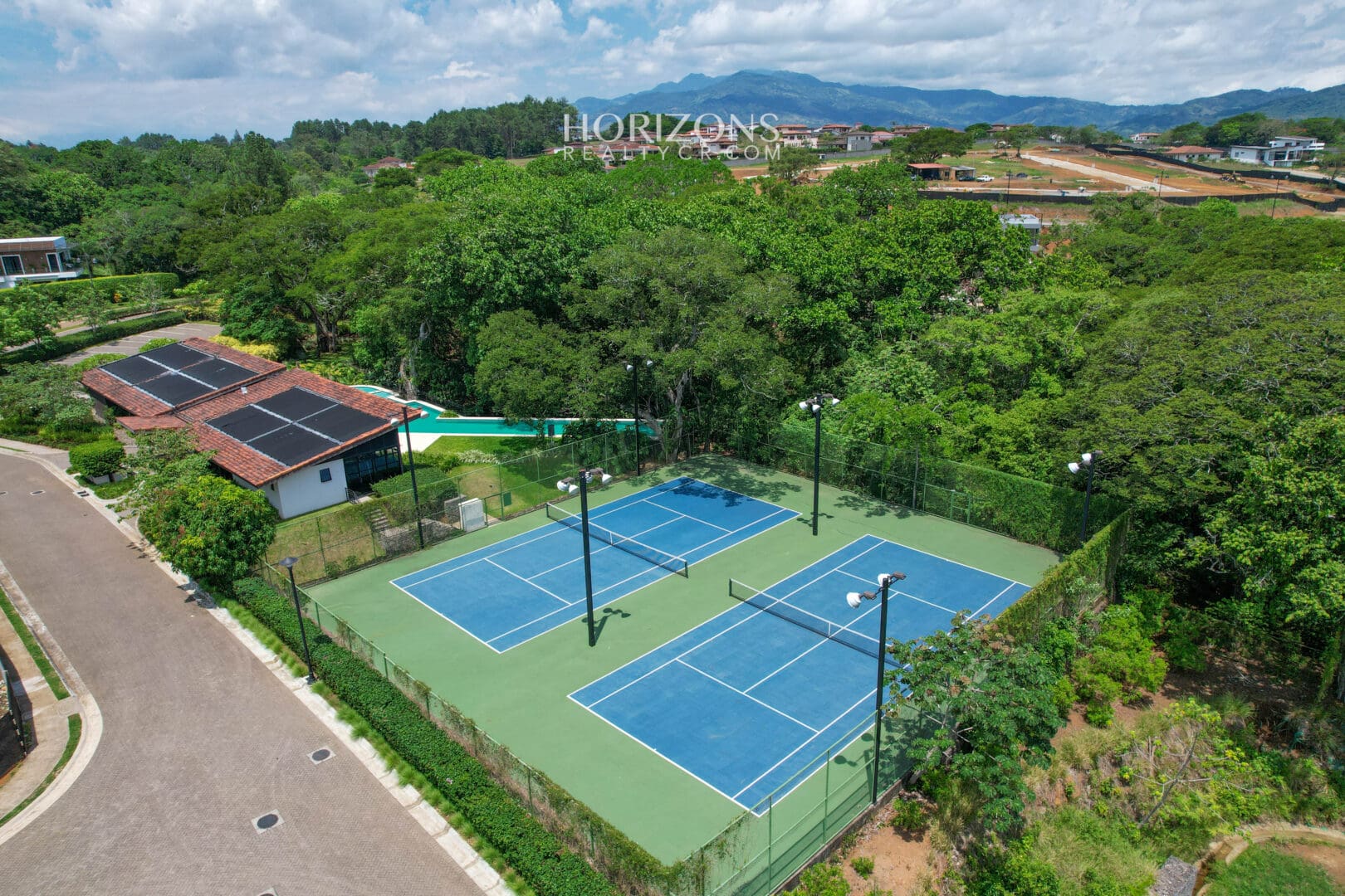 Lote en Exclusivo Condominio en La Guácima de Alajuela nja1112