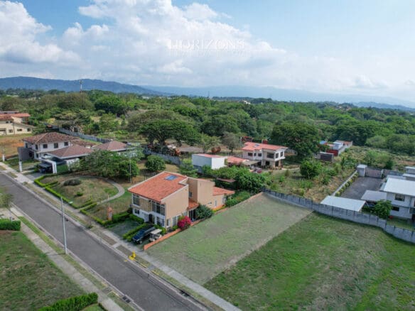 Lote De 509M2 En Venta En Condominio De La Guácima Topografía Plana Y Construcción Libre Nja1114