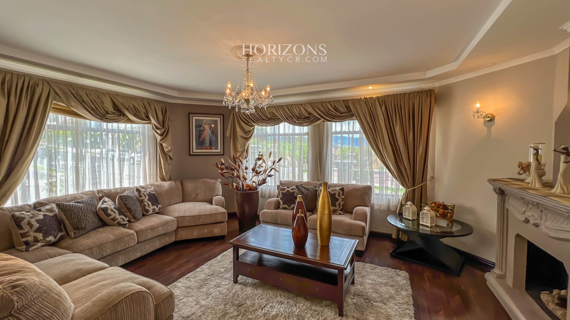 ¡En venta! Amplia Casa de 4 Dormitorios y Apartamento Independiente en Residencial 7 / Curridabat nja1116