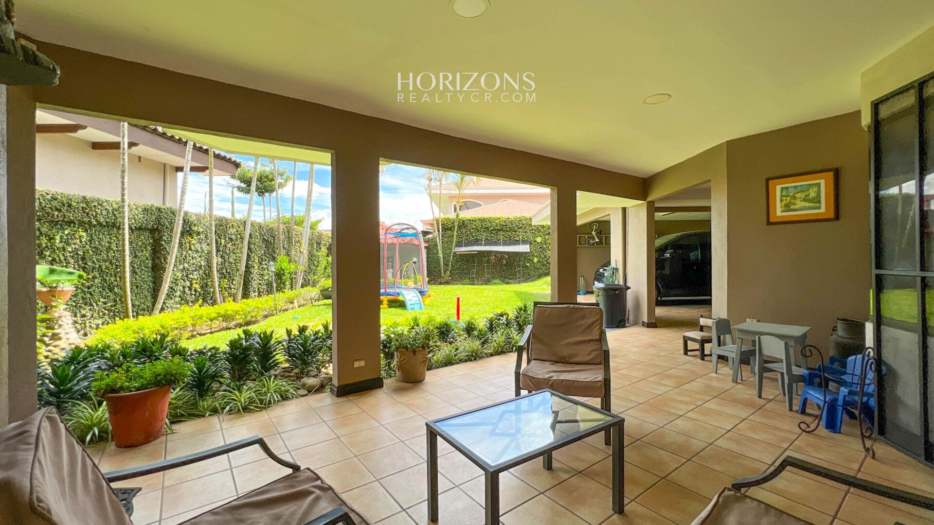 ¡En venta! Amplia Casa de 4 Dormitorios y Apartamento Independiente en Residencial 7 / Curridabat nja1116