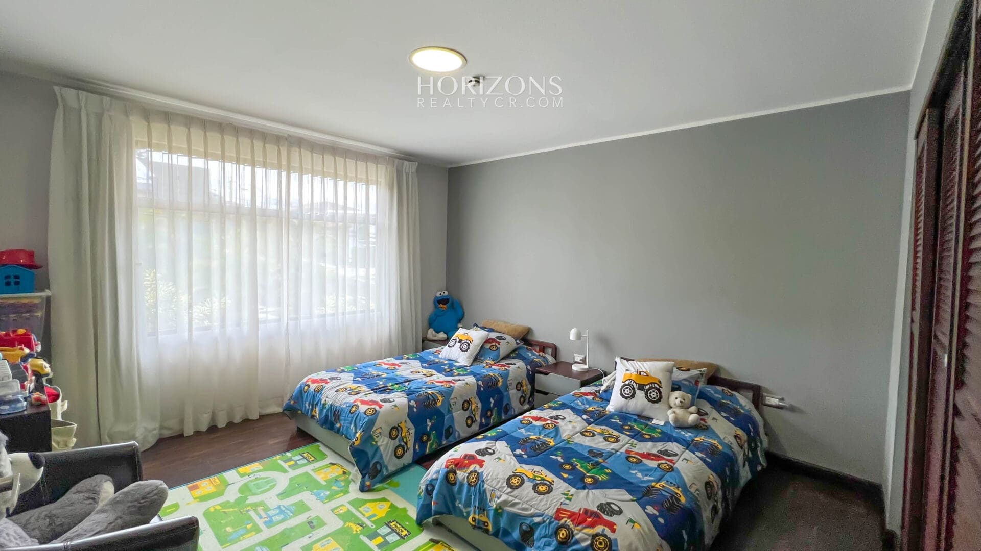 ¡En venta! Amplia Casa de 4 Dormitorios y Apartamento Independiente en Residencial 7 / Curridabat nja1116