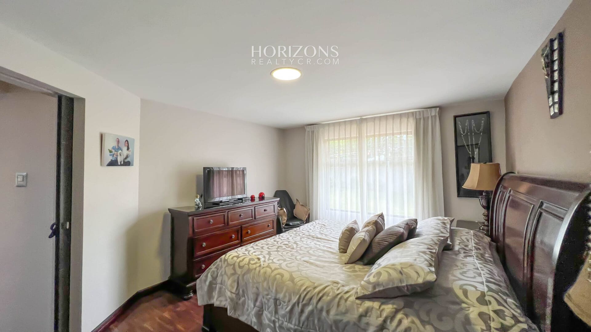¡En venta! Amplia Casa de 4 Dormitorios y Apartamento Independiente en Residencial 7 / Curridabat nja1116