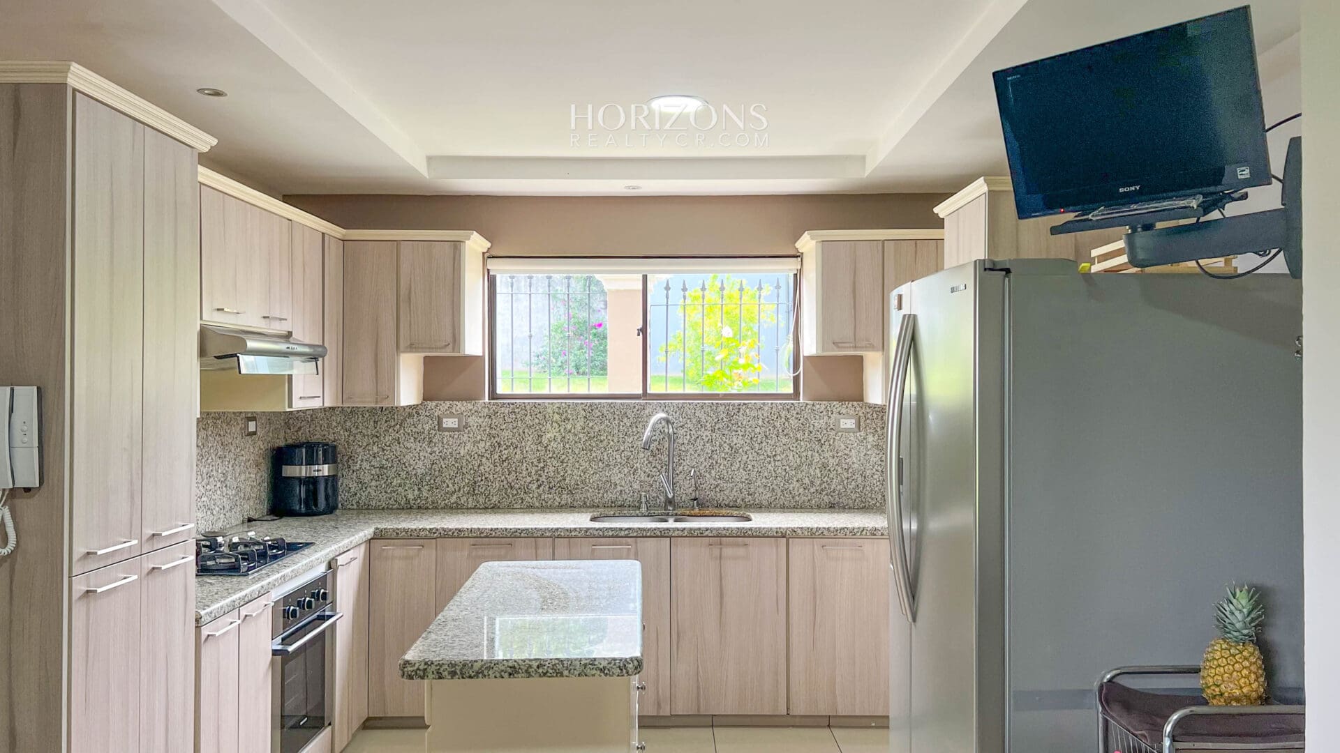 ¡En venta! Amplia Casa de 4 Dormitorios y Apartamento Independiente en Residencial 7 / Curridabat nja1116