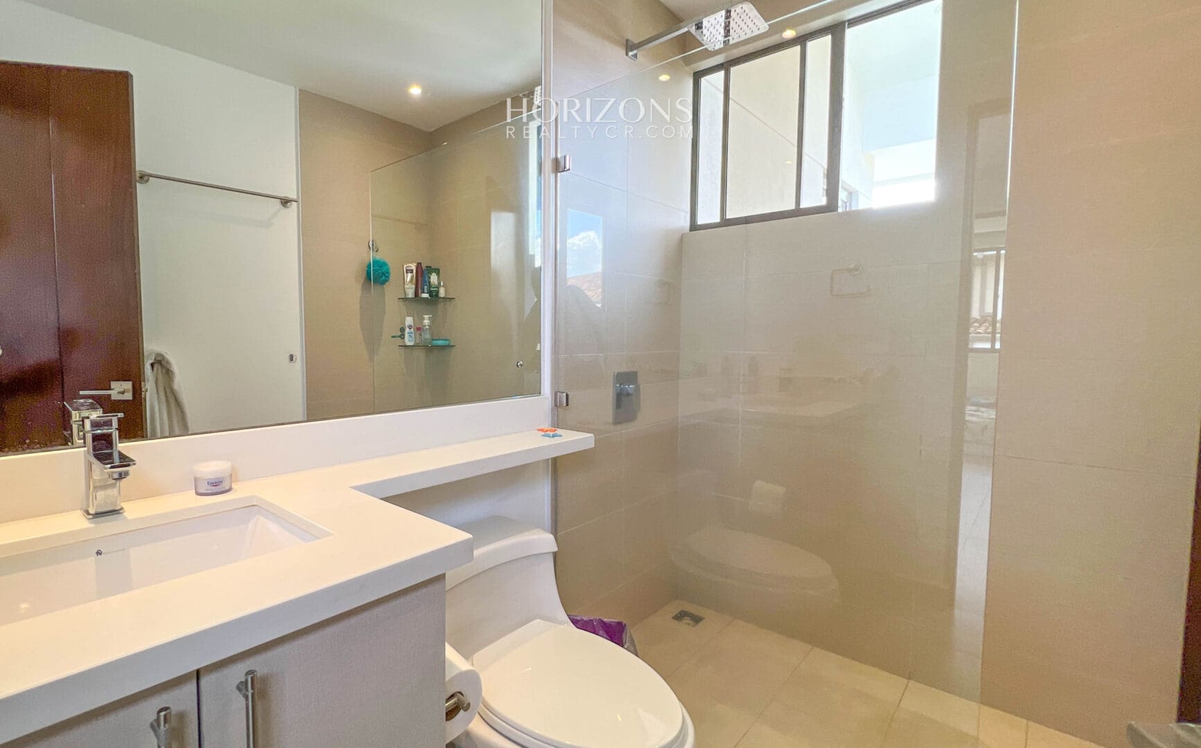 Venta de Casa en Condominio La Estefana en Sabanilla nja1124