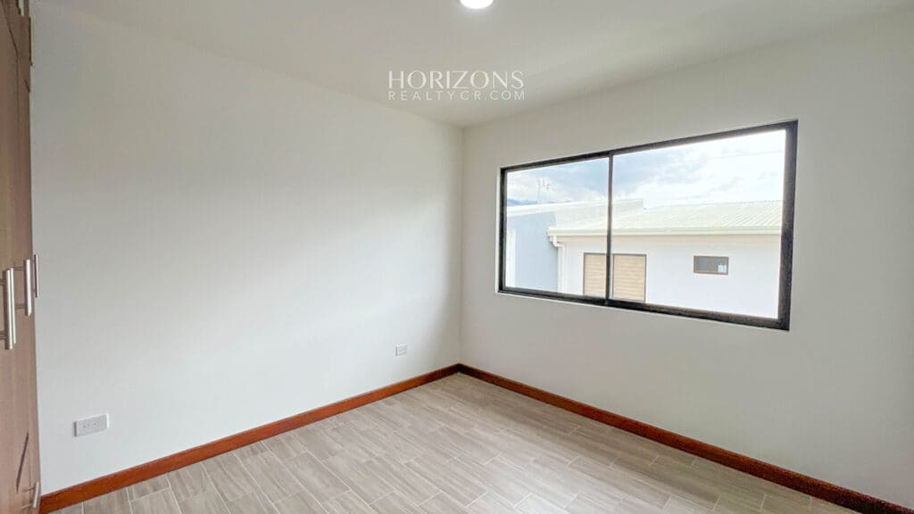 ¡Estrene Casa! 4 dormitorios uno en Planta Baja Condominio Distrito San Juan nja1125
