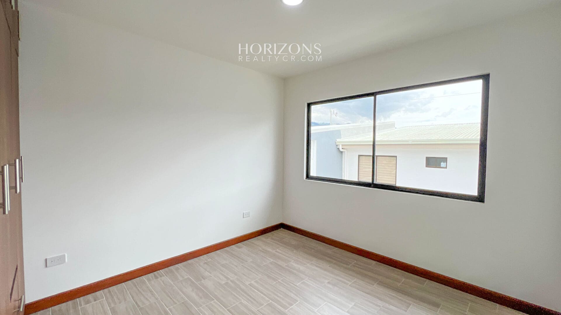 ¡Estrene Casa! 4 dormitorios uno en Planta Baja Condominio Distrito San Juan nja1125