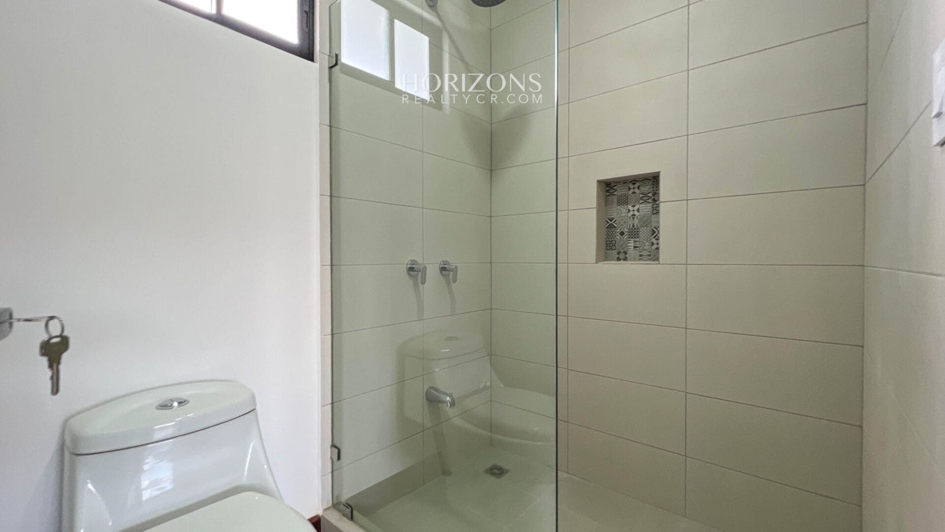¡Estrene Casa! 4 dormitorios uno en Planta Baja Condominio Distrito San Juan nja1125
