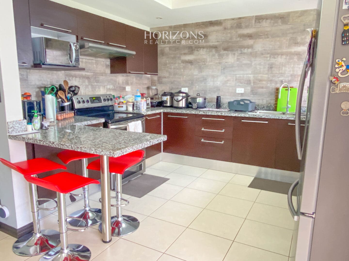 ¡En Venta! Casa Esquinera en Hacienda Sacramento 3 Parqueos 206m2 de Lote nja1126
