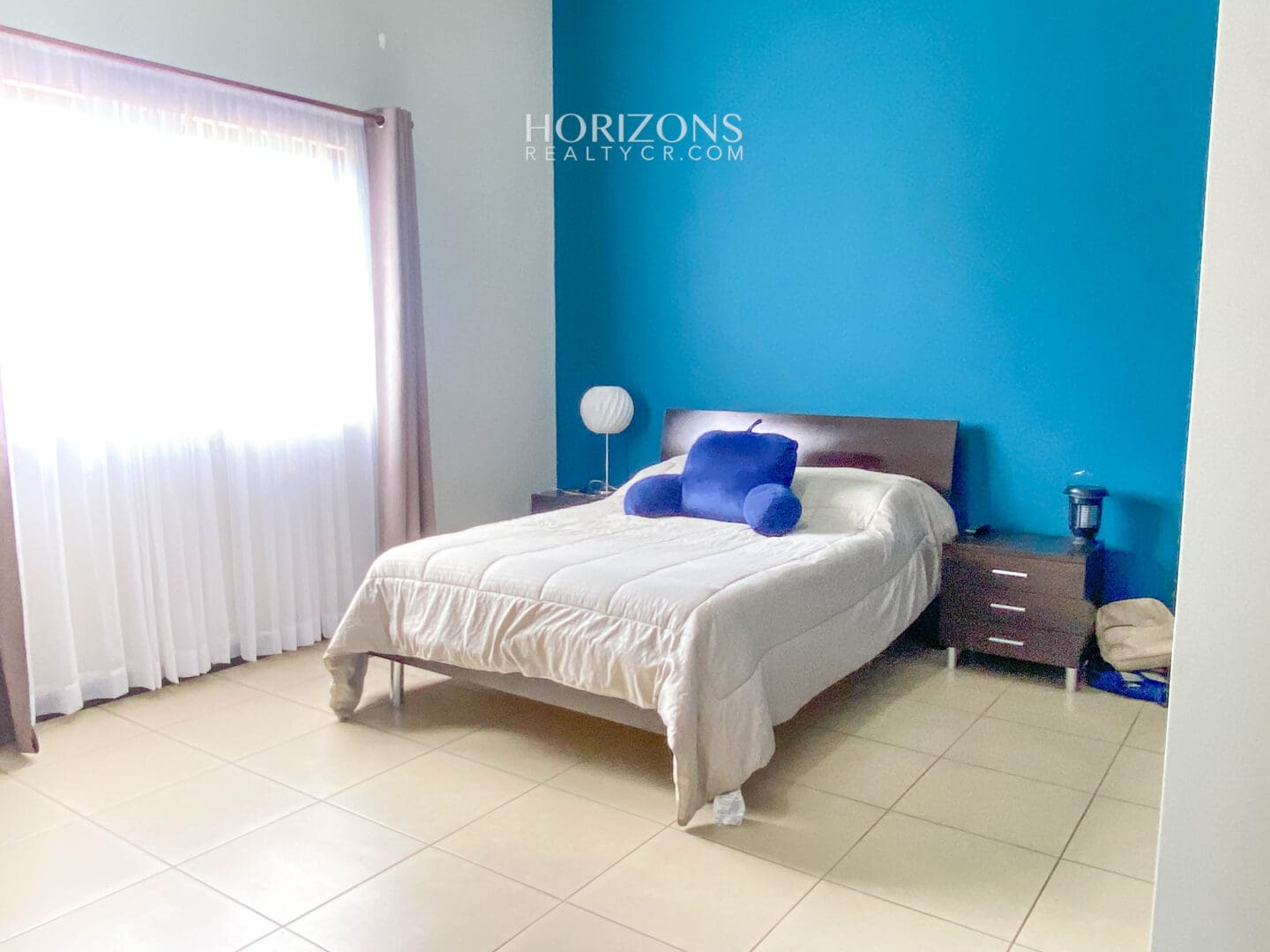 ¡En Venta! Casa Esquinera en Hacienda Sacramento 3 Parqueos 206m2 de Lote nja1126