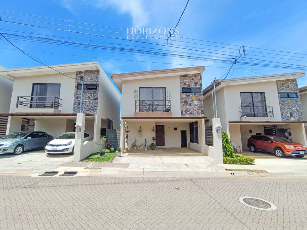 Venta De Moderna Casa En Condominio En Alajuela Njr63