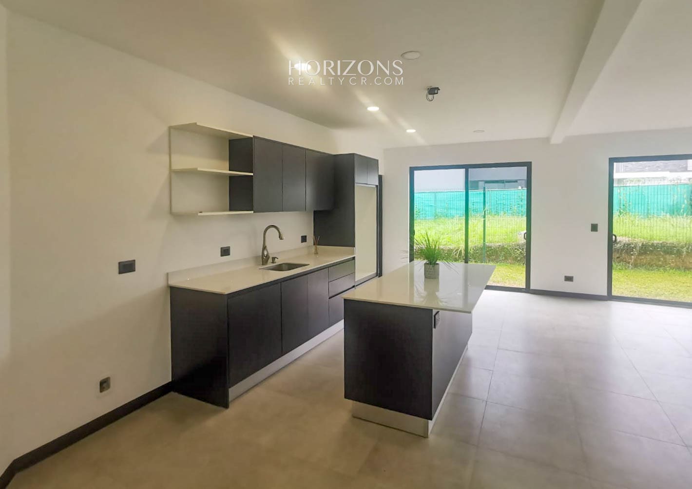 Casa Nueva en Condominio Villa del Sol, San Rafael, Alajuela 3 Habitaciones njr65