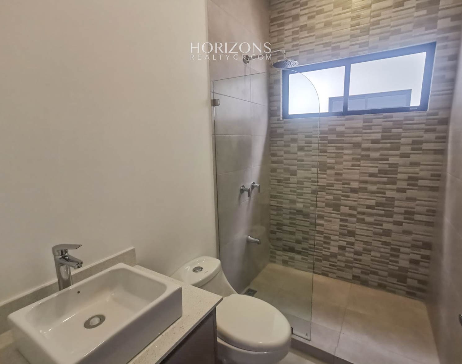 Casa Nueva en Condominio Villa del Sol, San Rafael, Alajuela 3 Habitaciones njr65