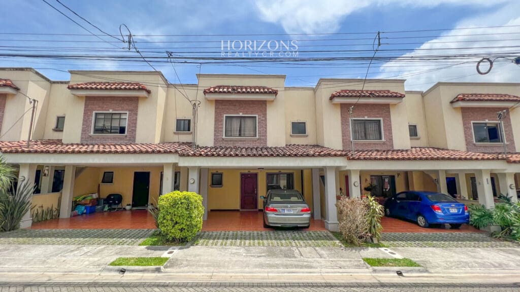 ¡En Venta! Casa en Condominio Sacramento 3 Habitaciones y Cuarto de Servicio nja1120