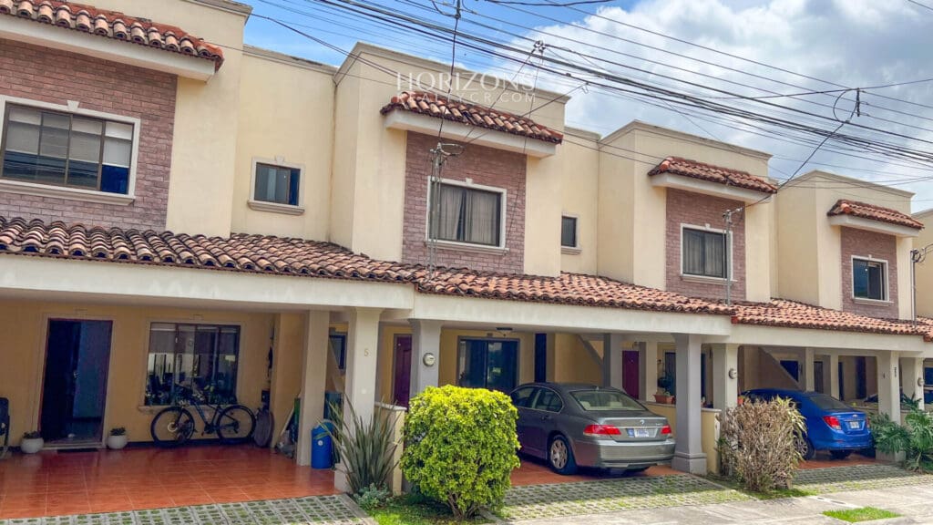 ¡En Venta! Casa en Condominio Sacramento 3 Habitaciones y Cuarto de Servicio nja1120
