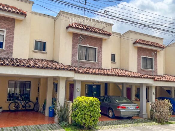 ¡En Venta! Casa En Condominio Sacramento 3 Habitaciones Y Cuarto De Servicio Nja1120