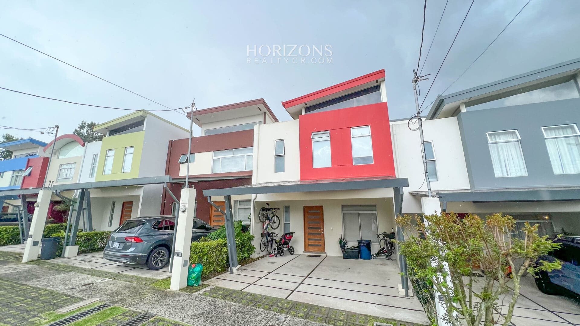 Se Vende Casa 2 Habitaciones + Dormitorio de Servicio En Condominio Barlovento II nja1122