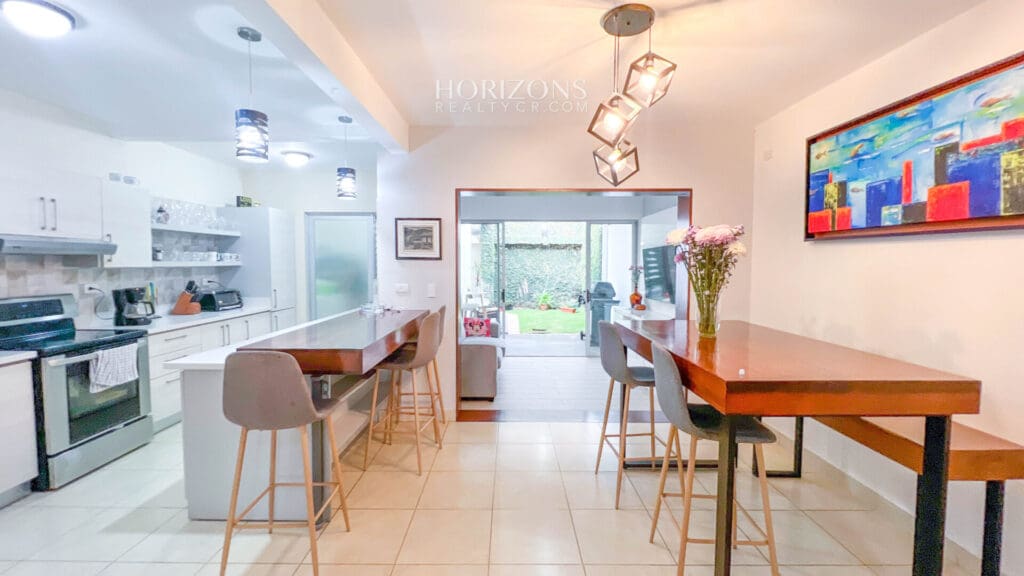 Se Vende Casa 2 Habitaciones + Dormitorio De Servicio En Condominio Barlovento Ii Nja1122