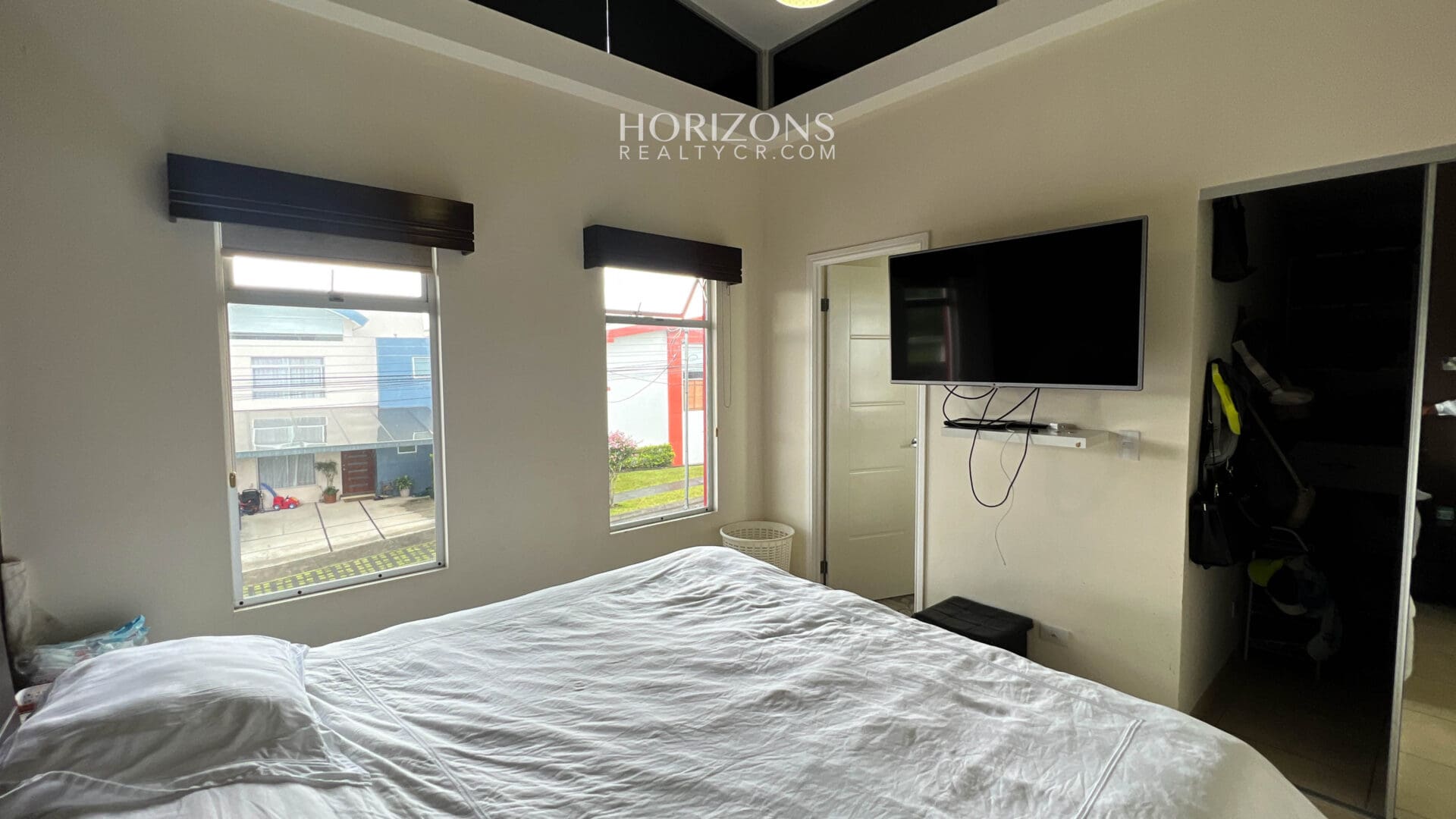 Se Vende Casa 2 Habitaciones + Dormitorio de Servicio En Condominio Barlovento II nja1122