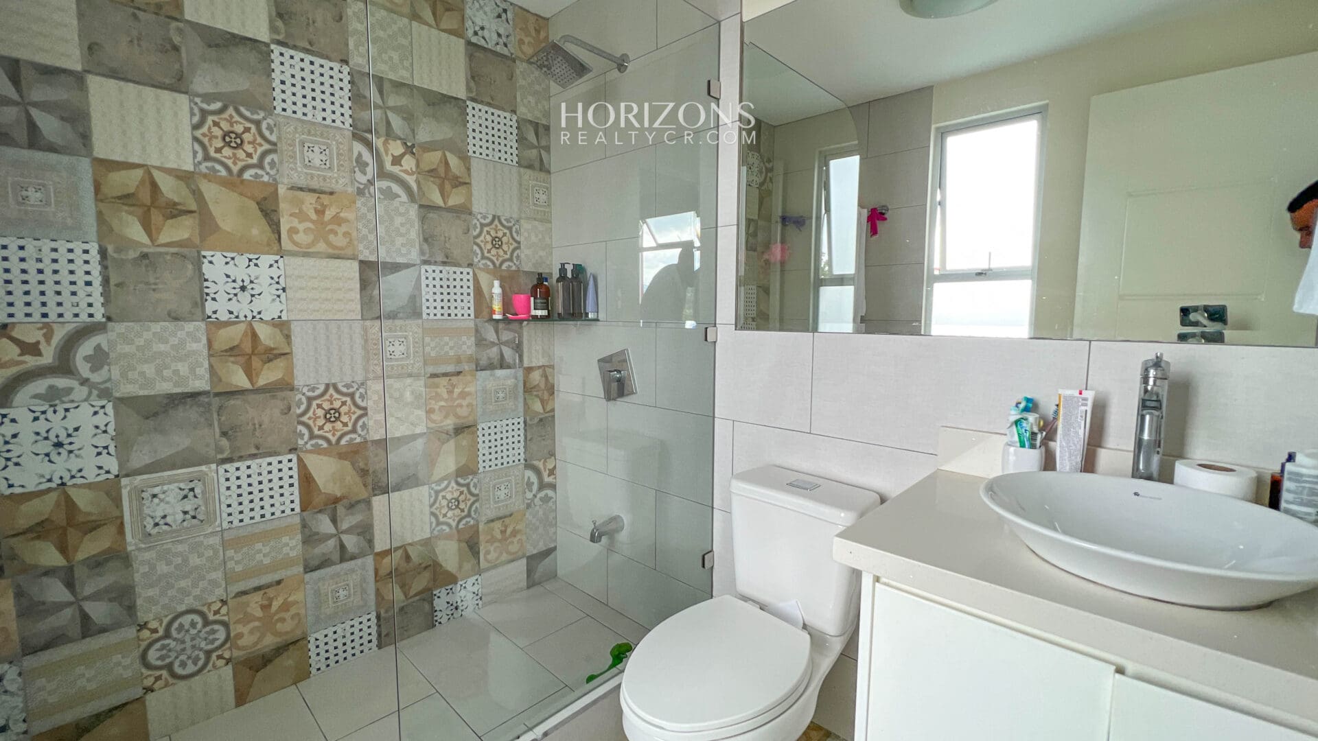 Se Vende Casa 2 Habitaciones + Dormitorio de Servicio En Condominio Barlovento II nja1122