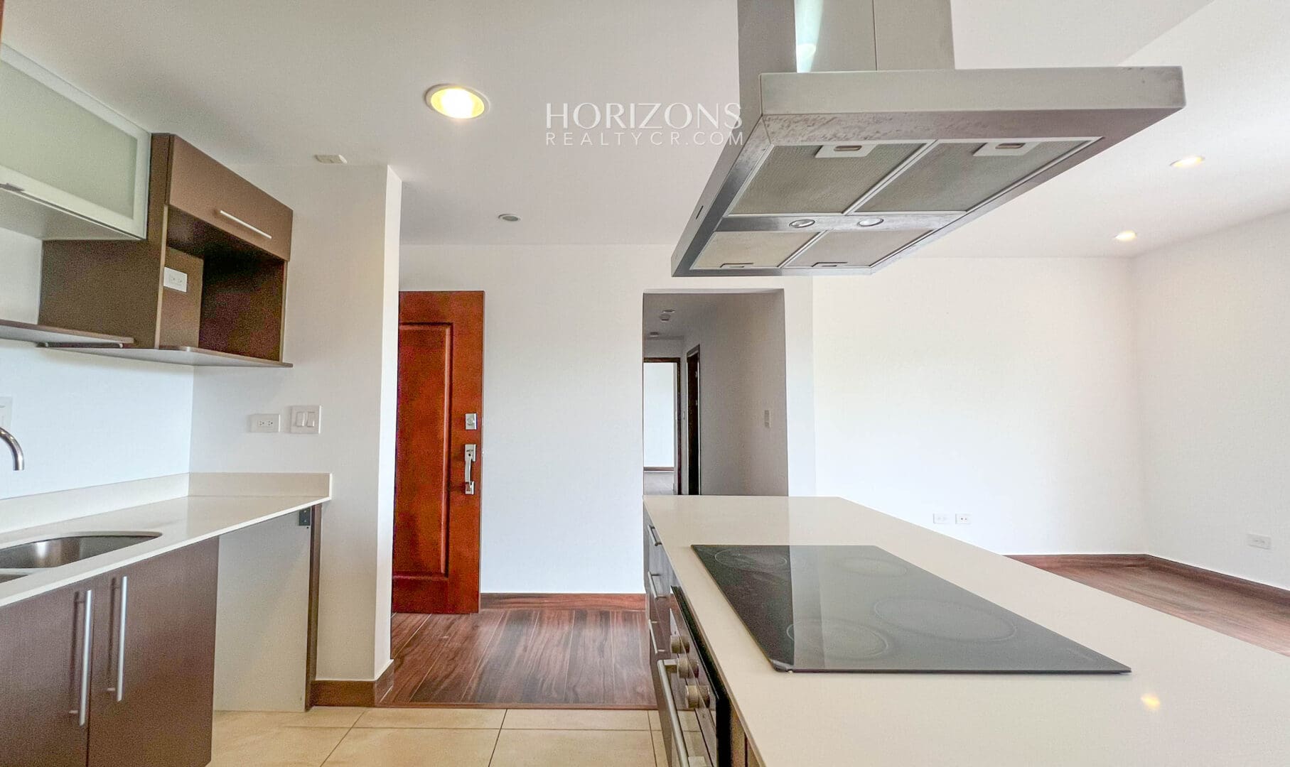 Se Vende Apartamento en Condominio Monte Real Guayabos Curridabat 2 Habitaciones 2 Baños 2 Estacionamientos nja1129