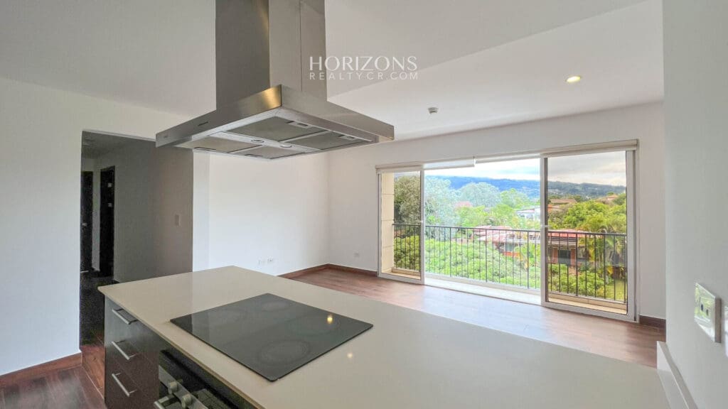 Se Vende Apartamento en Condominio Monte Real Guayabos Curridabat 2 Habitaciones 2 Baños 2 Estacionamientos nja1129