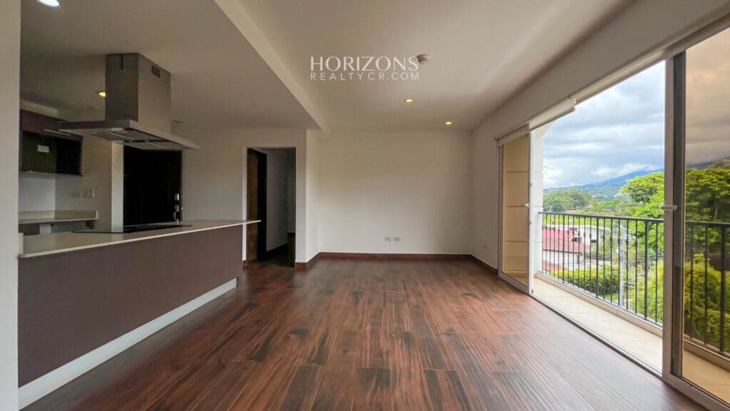 Se Vende Apartamento en Condominio Monte Real Guayabos Curridabat 2 Habitaciones 2 Baños 2 Estacionamientos nja1129