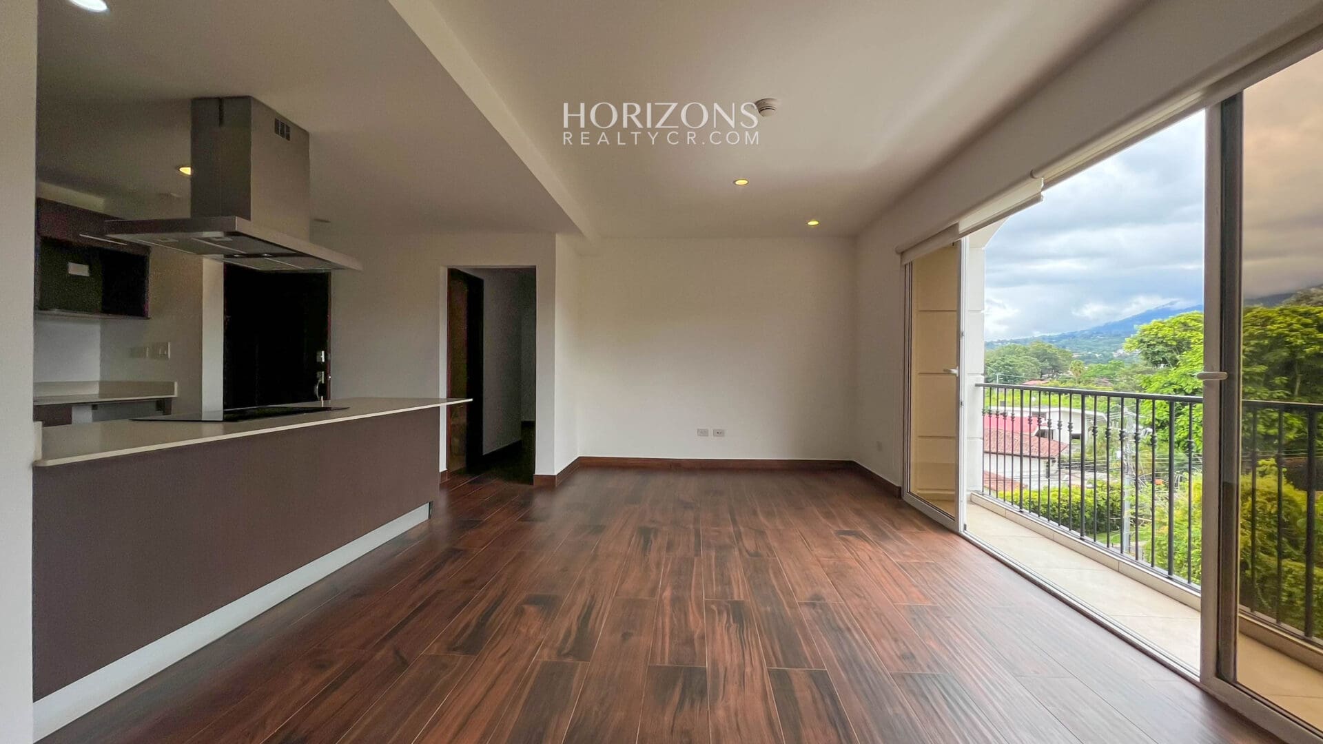 Se Vende Apartamento en Condominio Monte Real Guayabos Curridabat 2 Habitaciones 2 Baños 2 Estacionamientos nja1129