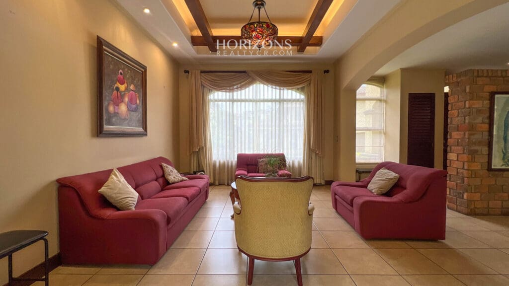 Casa en Condominio Hacienda Gregal Curridabat de 4 Habitaciones  nja1130