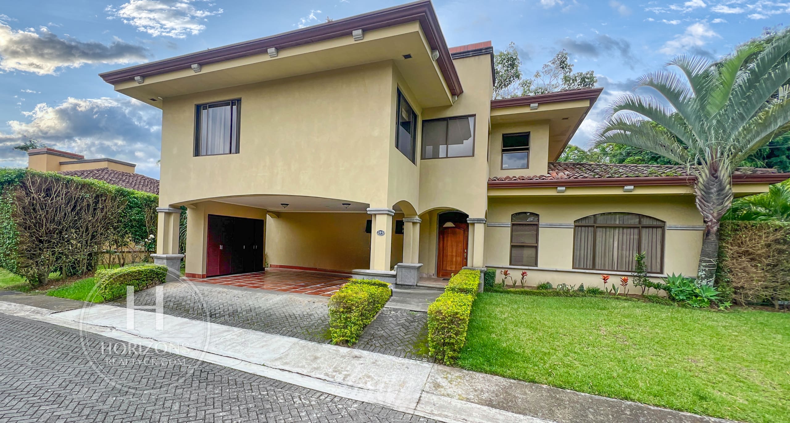 Casa en Condominio Hacienda Gregal Curridabat de 4 Habitaciones  nja1130