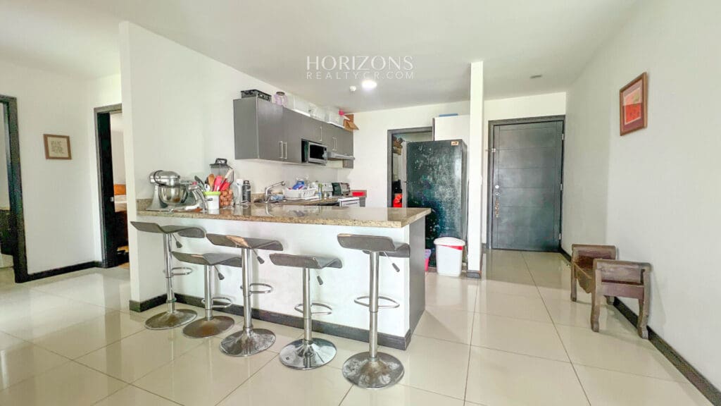 Apartamento en Venta en Condominio Vistas de Altamonte, Curridabat – 3 Habitaciones en Primer Nivel NJA1131