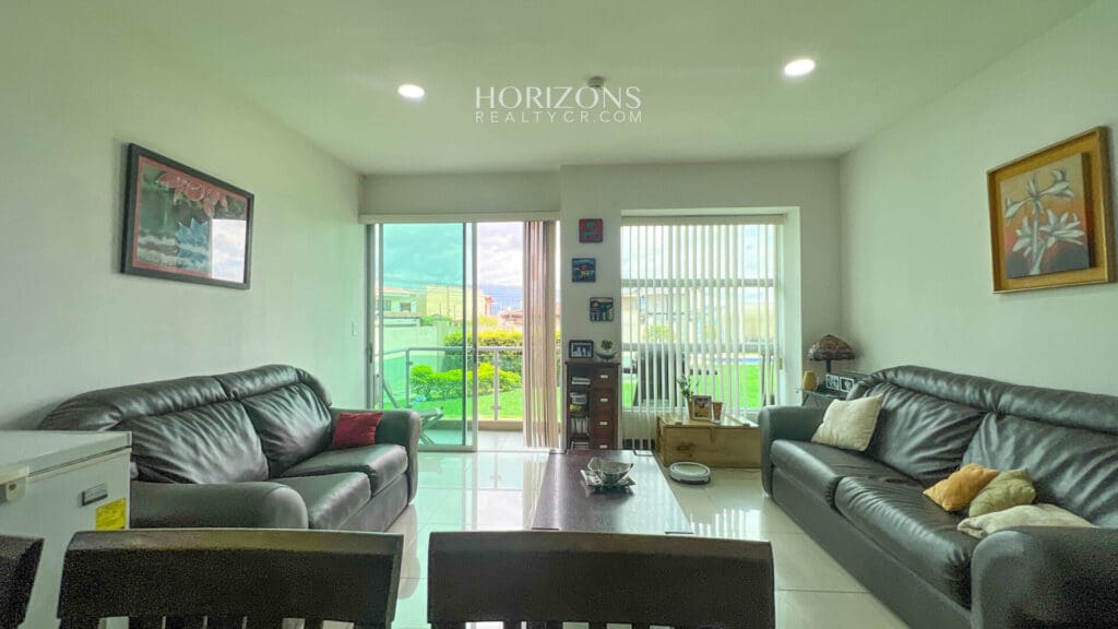 Apartamento en Venta en Condominio Vistas de Altamonte, Curridabat – 3 Habitaciones en Primer Nivel NJA1131