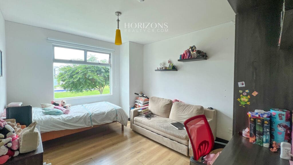 Apartamento en Venta en Condominio Vistas de Altamonte, Curridabat – 3 Habitaciones en Primer Nivel NJA1131