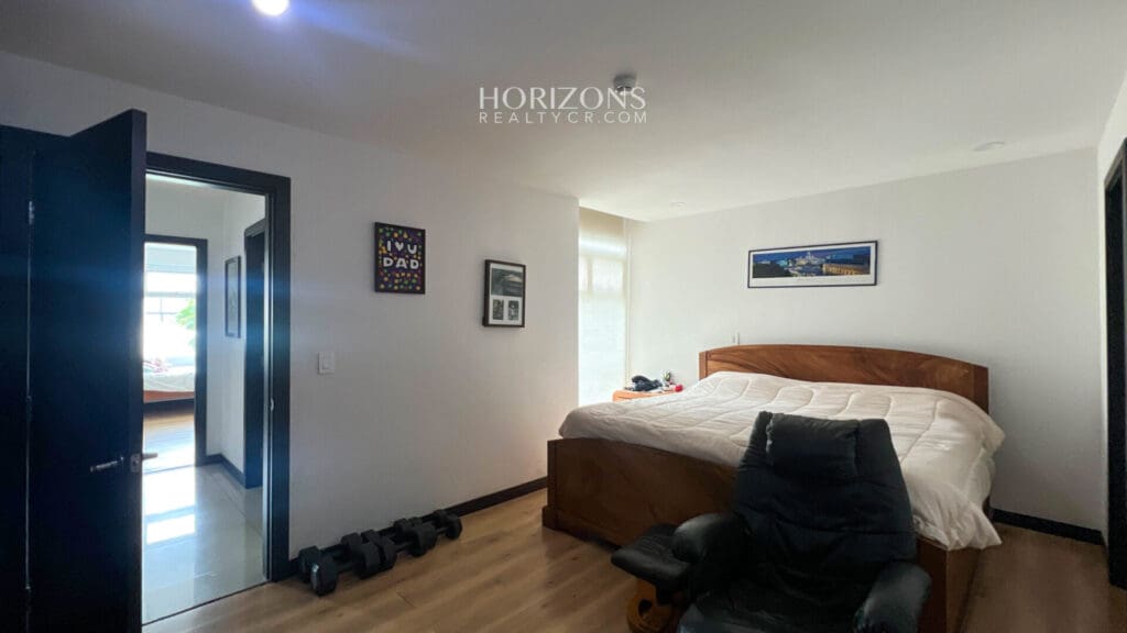 Apartamento en Venta en Condominio Vistas de Altamonte, Curridabat – 3 Habitaciones en Primer Nivel NJA1131