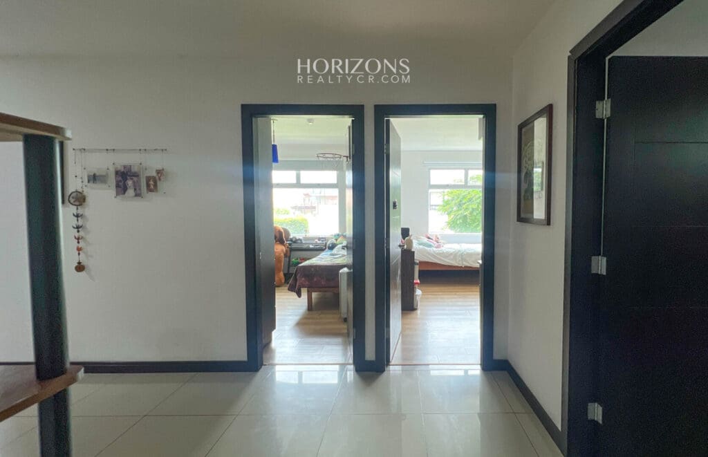 Apartamento en Venta en Condominio Vistas de Altamonte, Curridabat – 3 Habitaciones en Primer Nivel NJA1131
